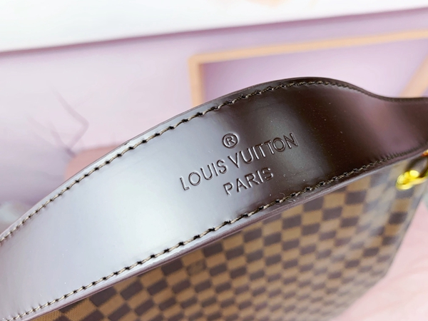 ルイヴィトンバッグ着用イメージ